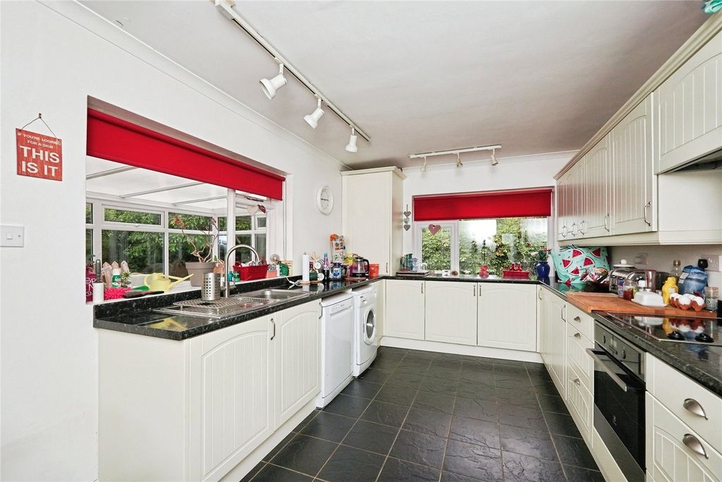 Property photo 2 of 17 Picture No. 01