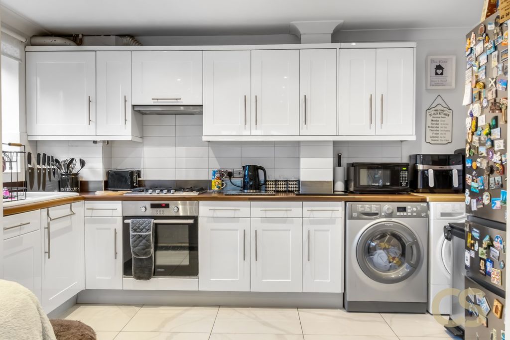 Property photo 3 of 14 4839587