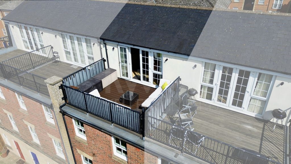 Property photo 2 of 20