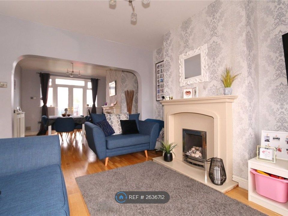 Property photo 3 of 11