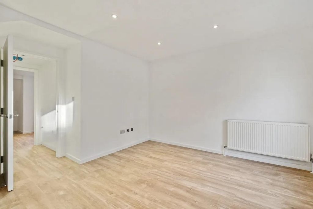 Property photo 3 of 5 3.Jpg