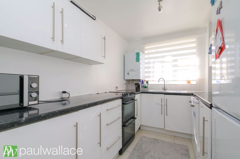 Property photo 2 of 8 Kitchen