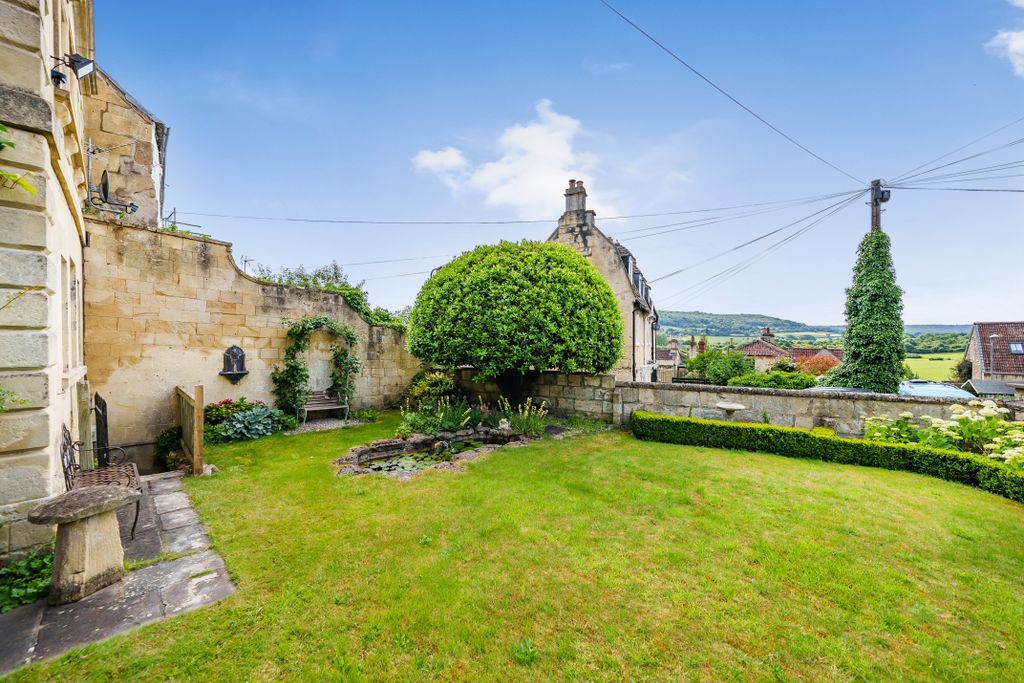 Property photo 2 of 14