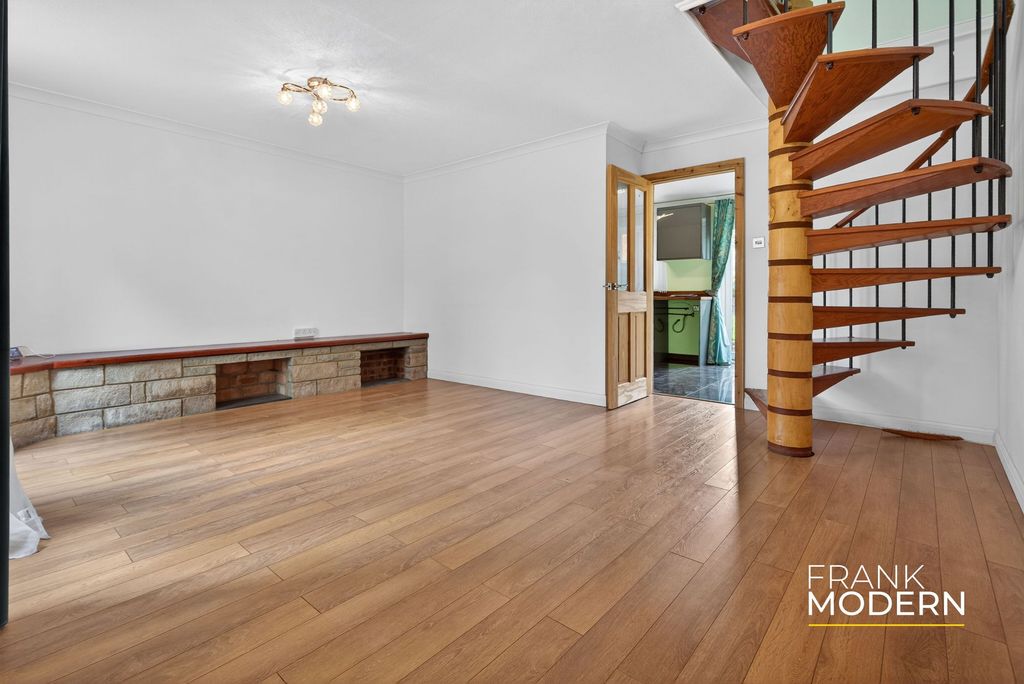 Property photo 2 of 39 Living Room