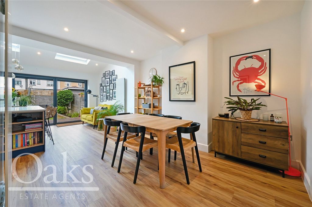 Property photo 2 of 12 Picture No. 15