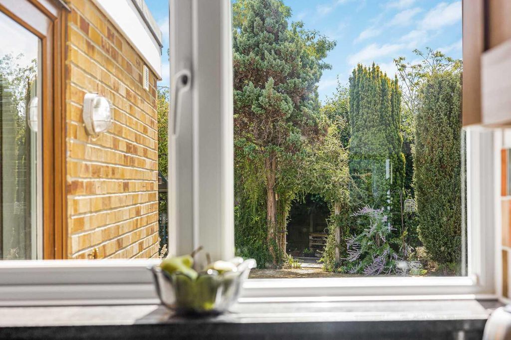 Property photo 3 of 32