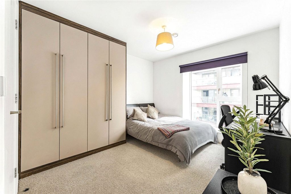 Property photo 3 of 22 Bedroom