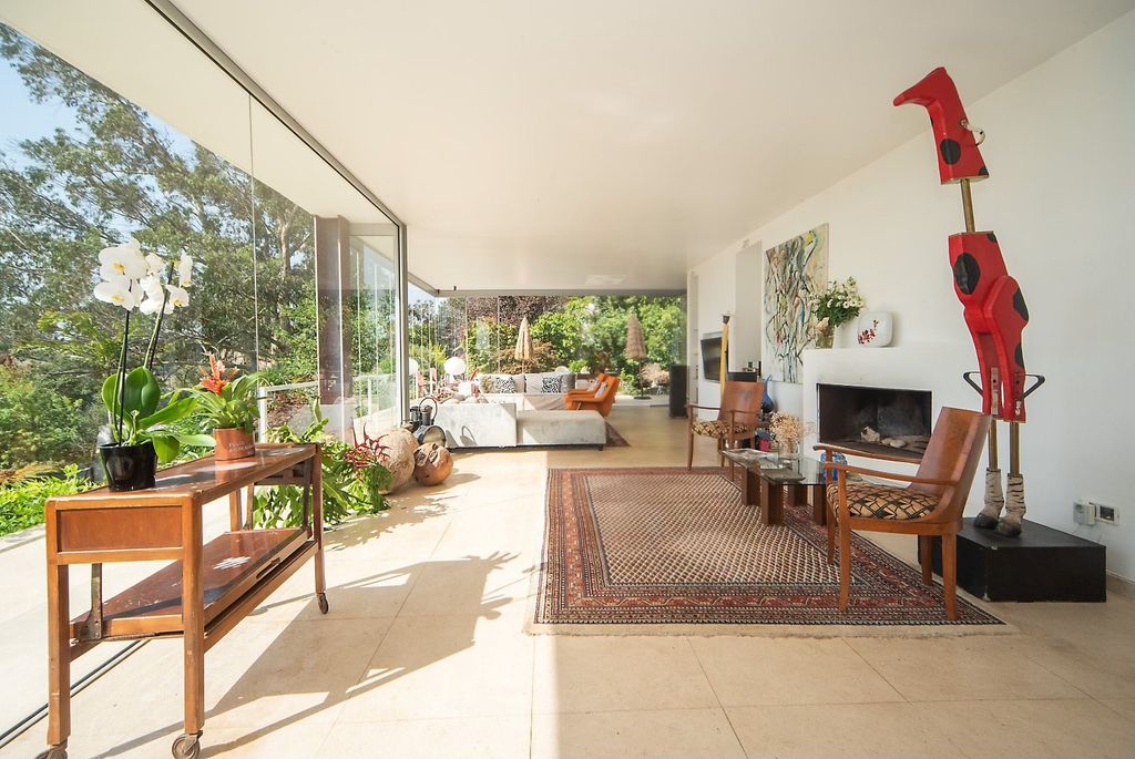 Property photo 3 of 44