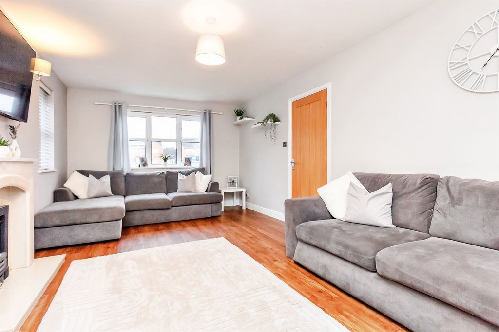 Property photo 3 of 18