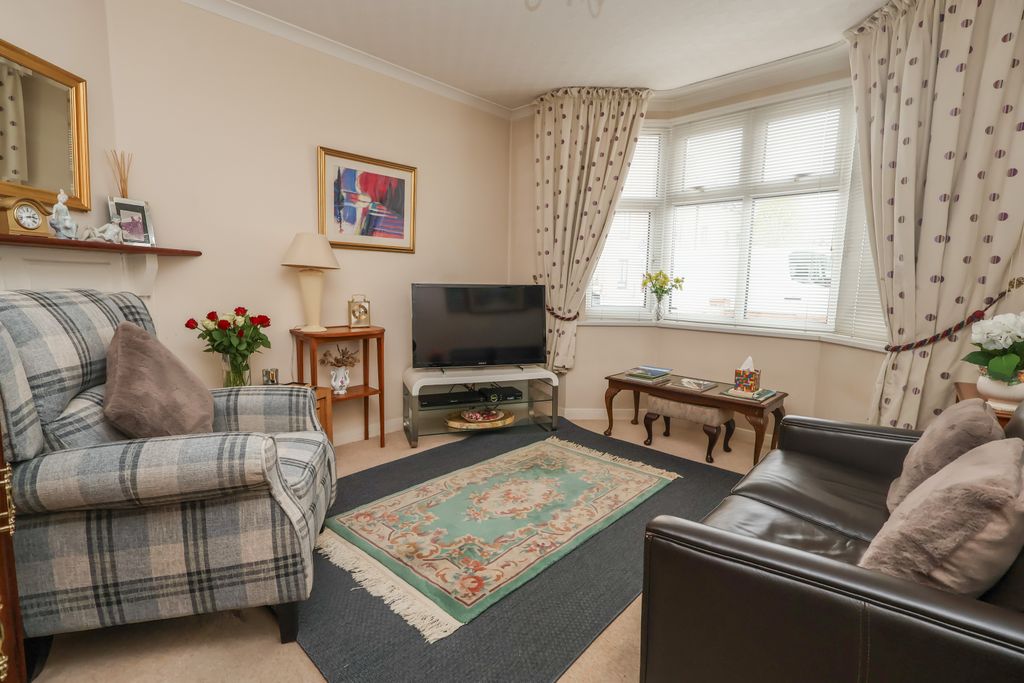 Property photo 3 of 12