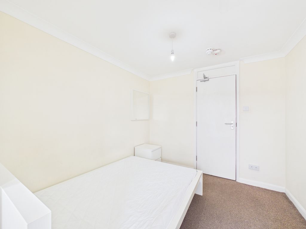 Property photo 2 of 8 Cam03519G0-Pr0483-Still002