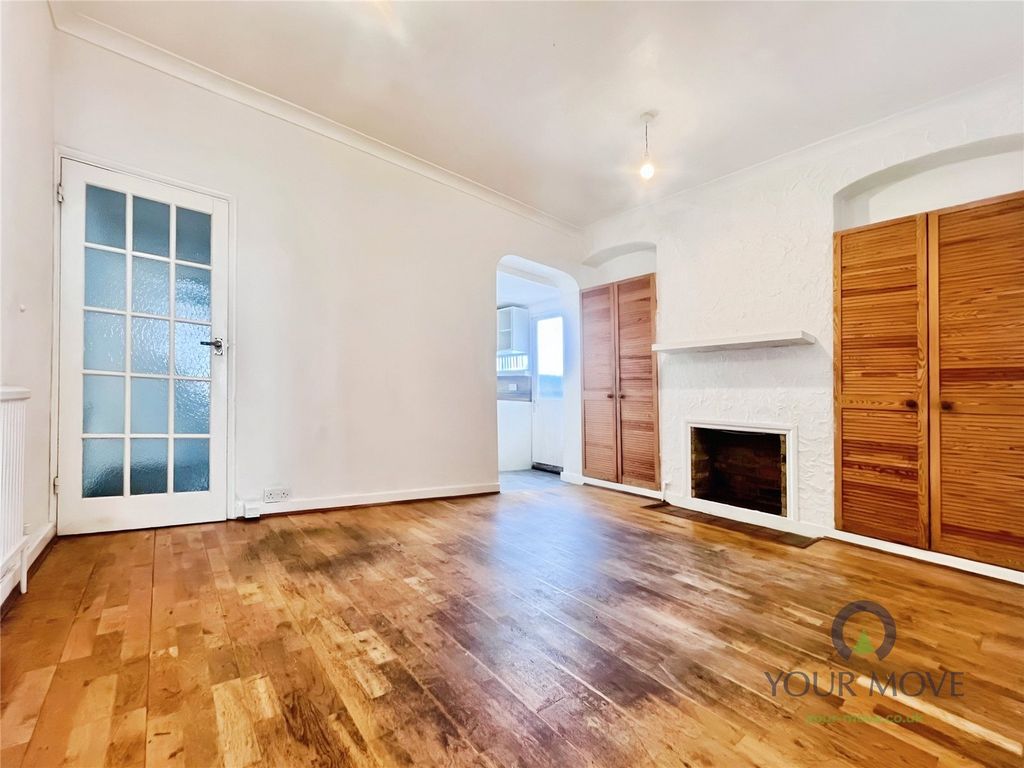 Property photo 3 of 15 Dining Room