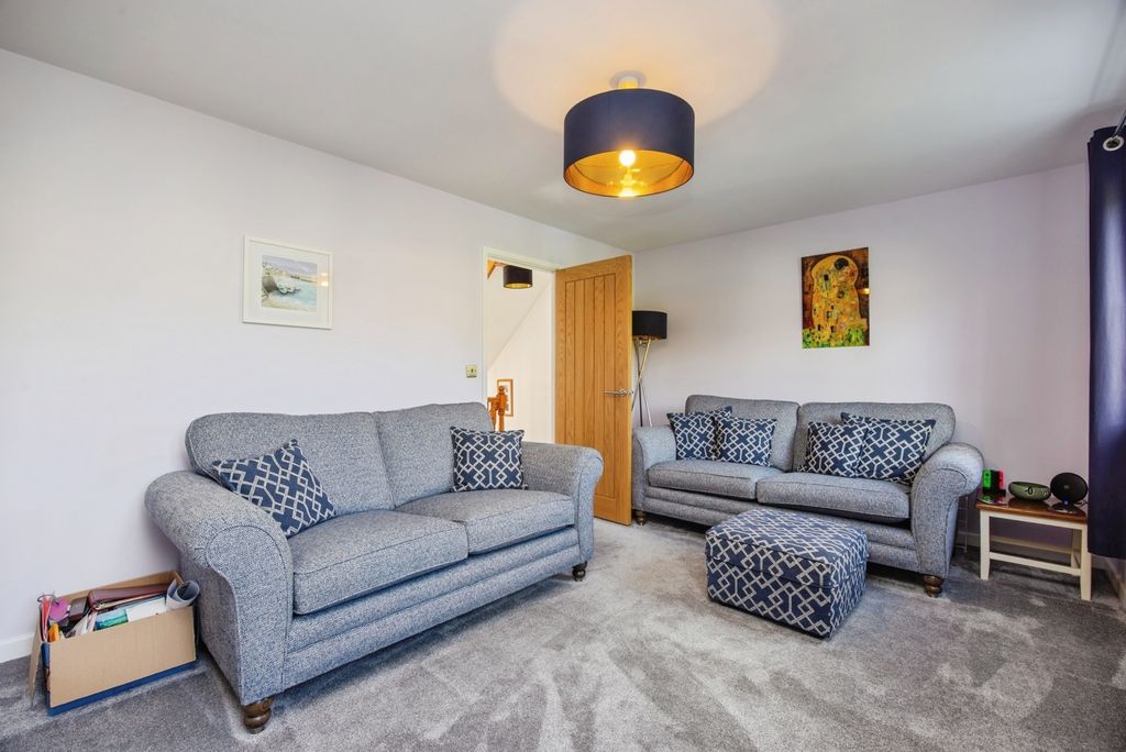 Property photo 3 of 19 Pbox-Img.Jpg