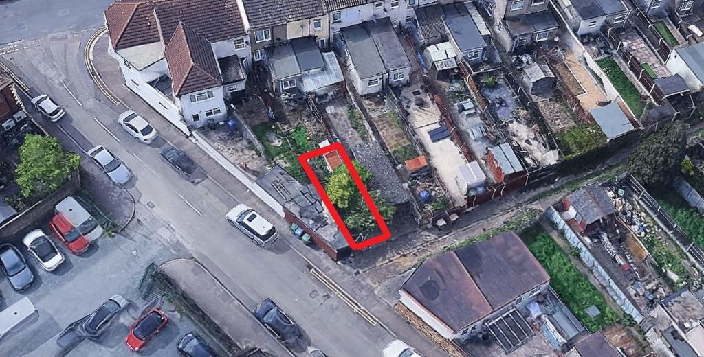 Property photo 1 of 2
