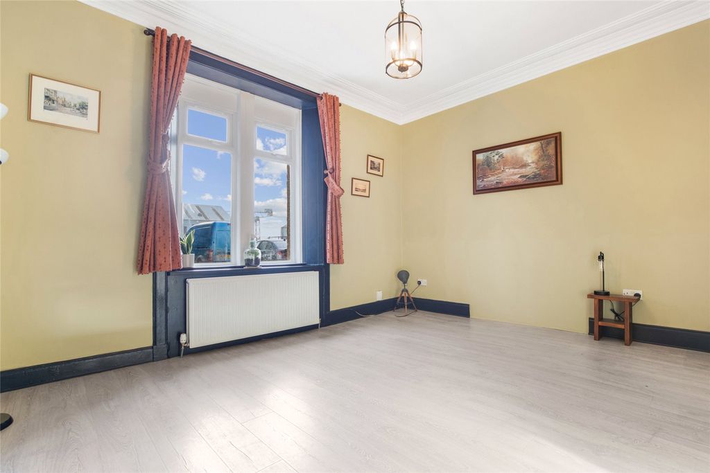 Property photo 2 of 26 Picture No. 20