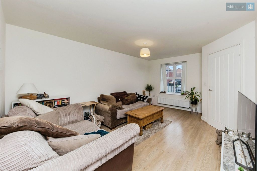 Property photo 3 of 14