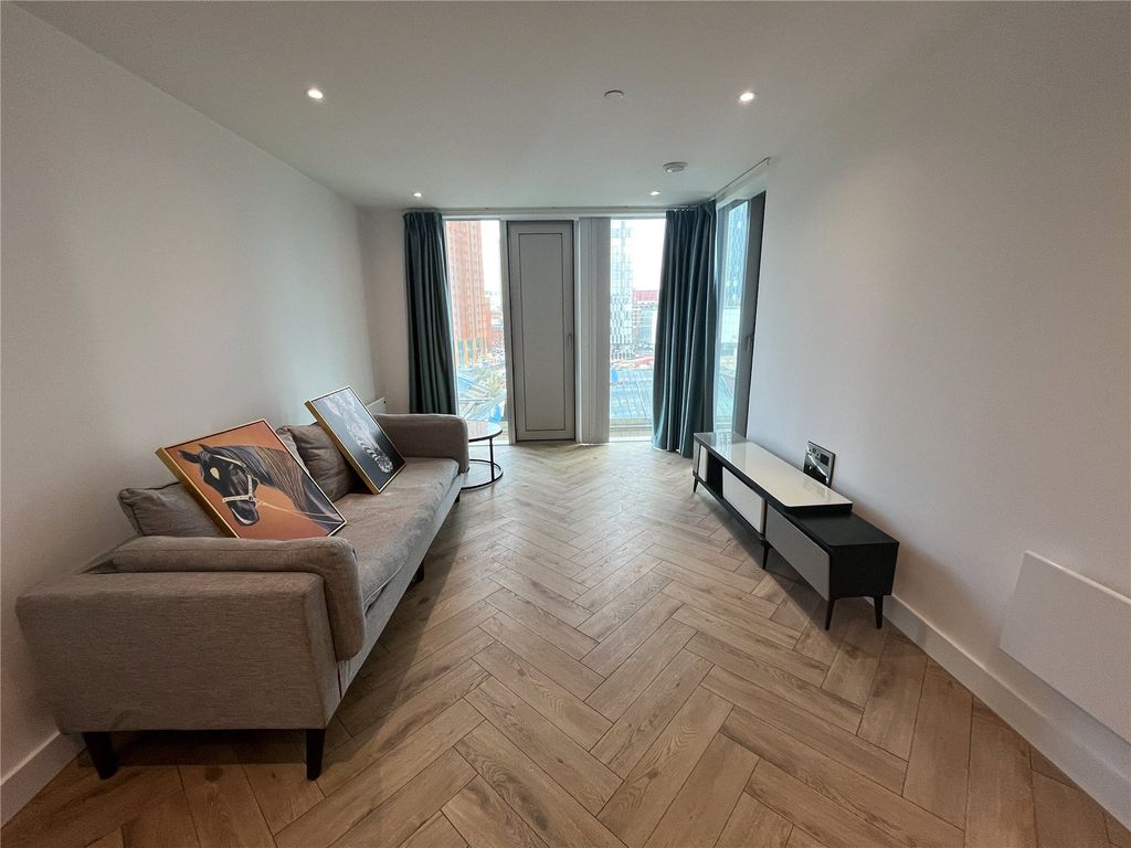 Property photo 3 of 20 Picture 3