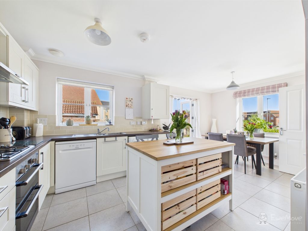 Property photo 1 of 25 Kitchen- Mark Stephens Ewemove Newmarket And Soham