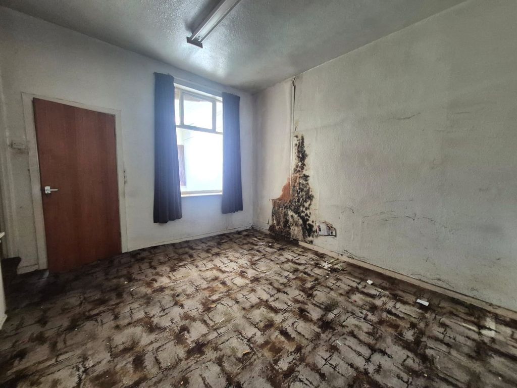 Property photo 3 of 13 Picture No. 12