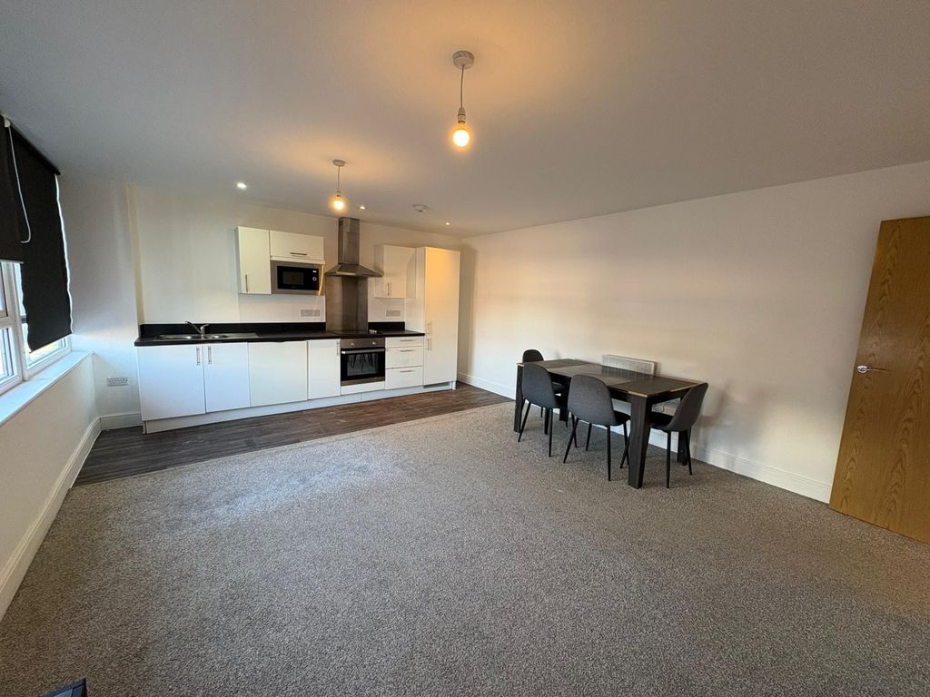 Property photo 2 of 8