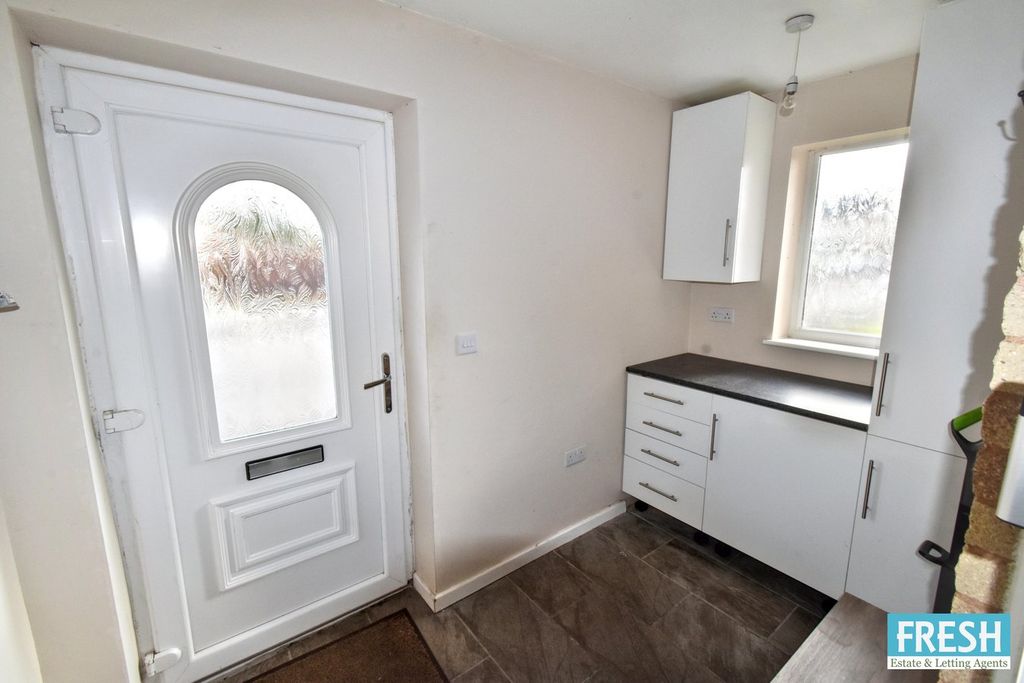 Property photo 3 of 33