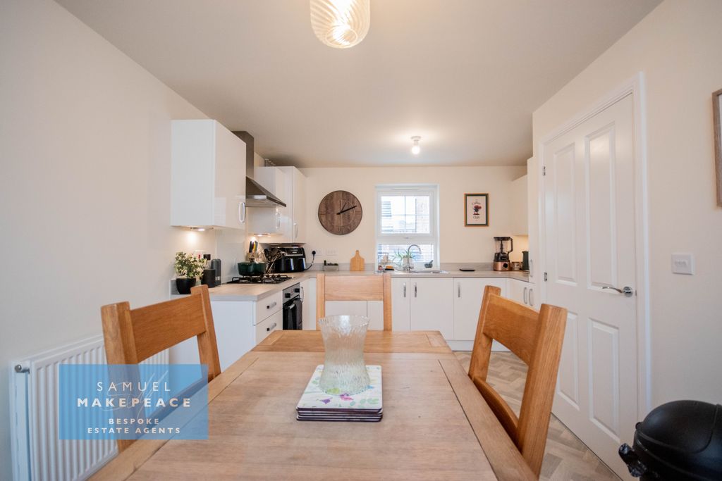 Property photo 3 of 28 Gallery