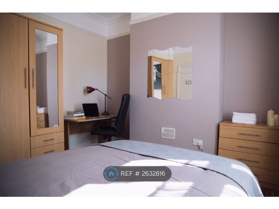 Property photo 3 of 22 Bedroom 1