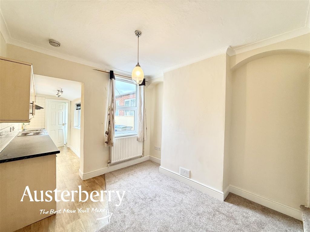 Property photo 3 of 11 Img_9839.Jpg