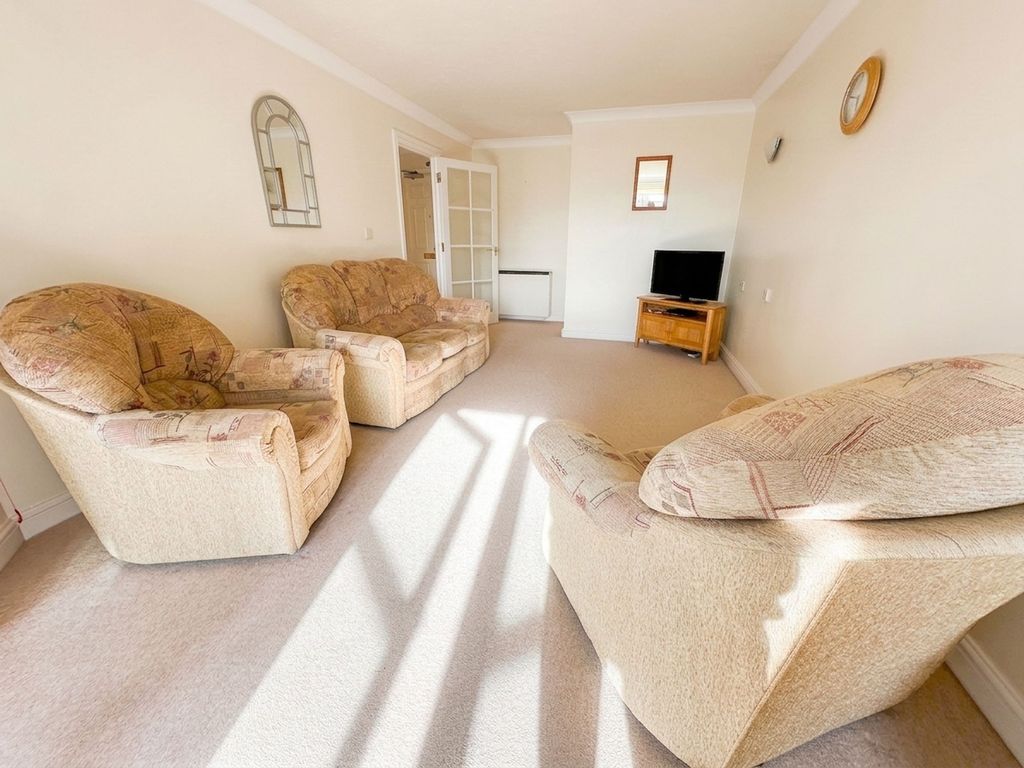 Property photo 3 of 13