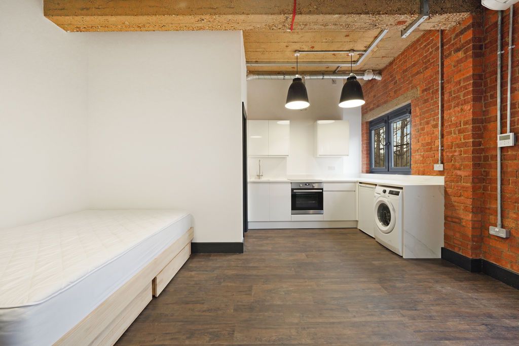 Property photo 1 of 15 Photo 5