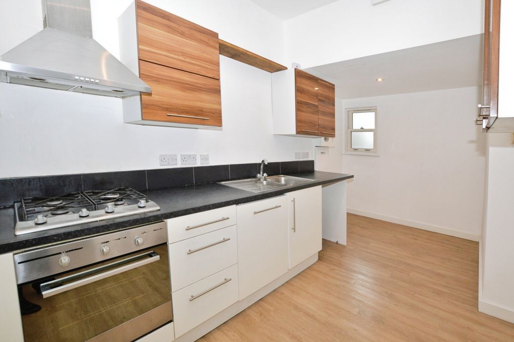 Property photo 2 of 10 Pbox-Img.Jpg