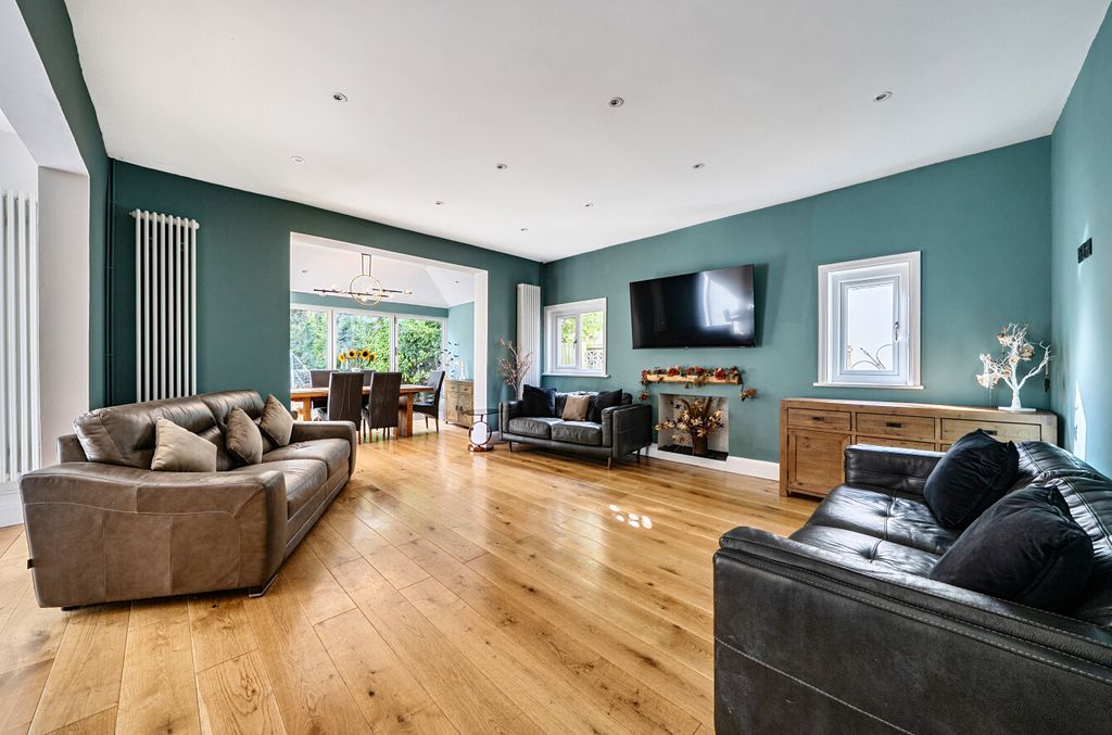 Property photo 2 of 25 1514122-8-6Aac04c...