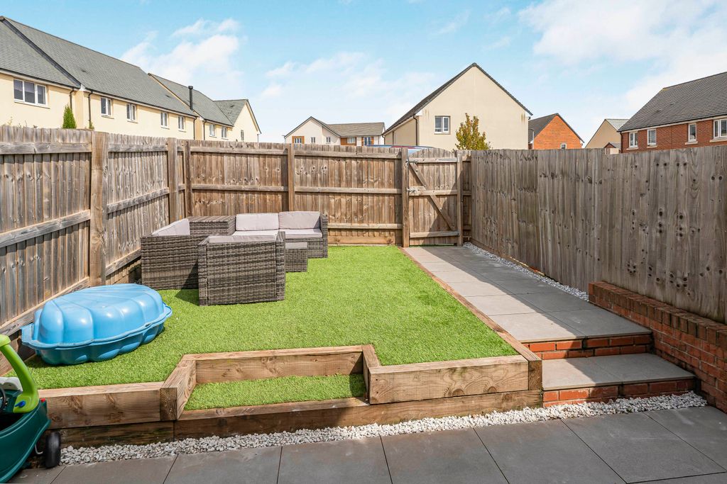 Property photo 2 of 18