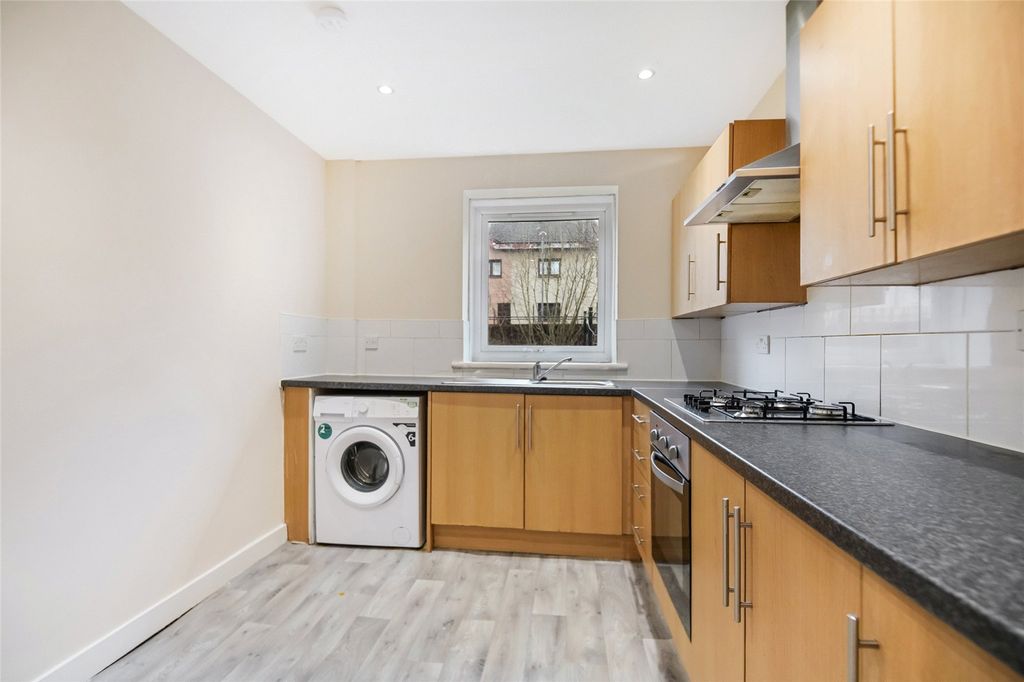 Property photo 3 of 21 Picture No. 11