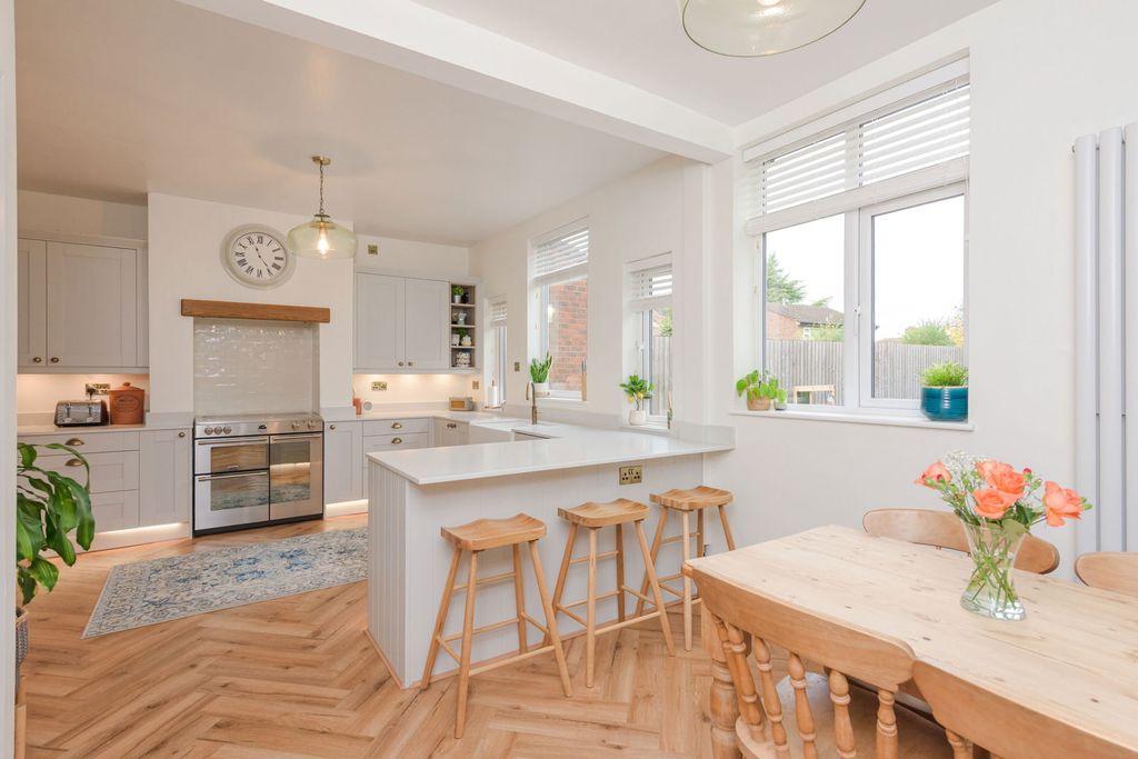 Property photo 3 of 30