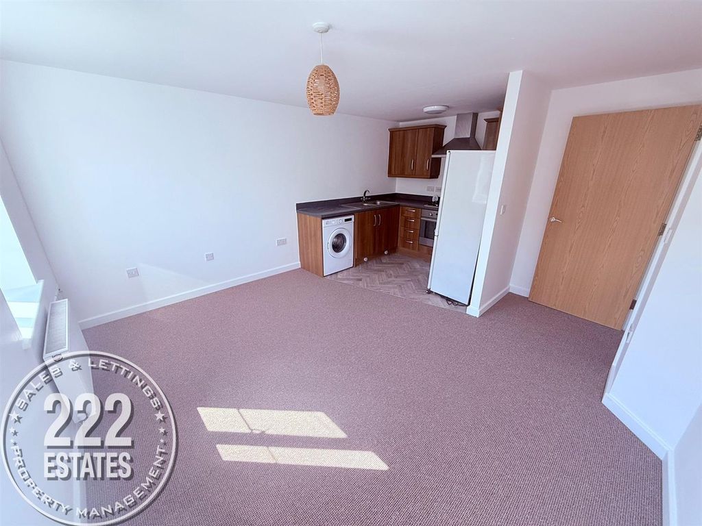 Property photo 3 of 7 Photo-2026-04-23-11-09-36 (3).Jpg