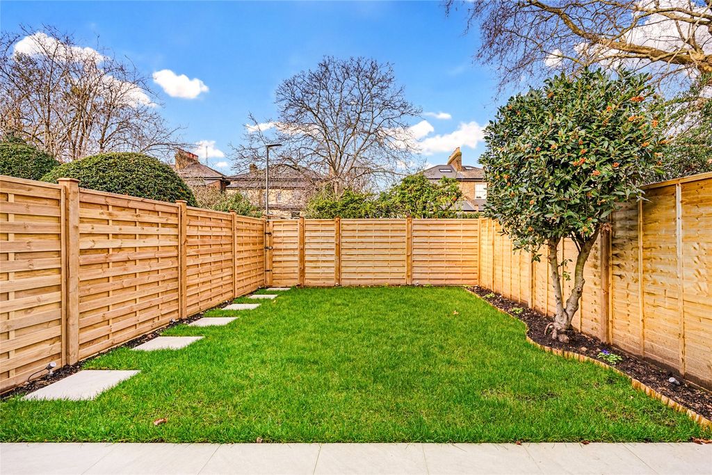 Property photo 3 of 16 Picture No. 18