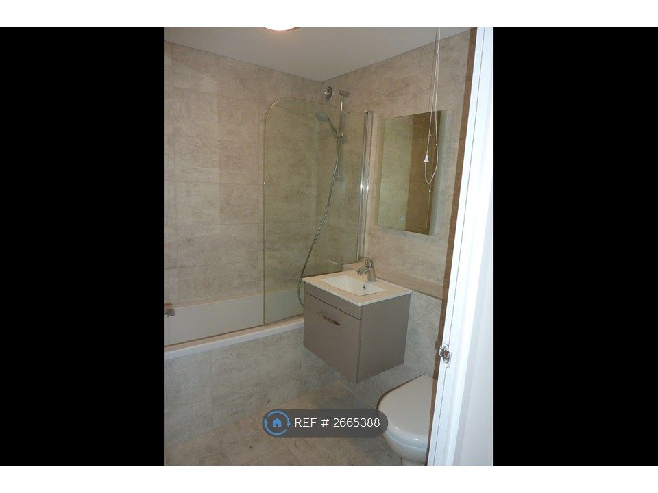 Property photo 3 of 8 Bathroom View 1