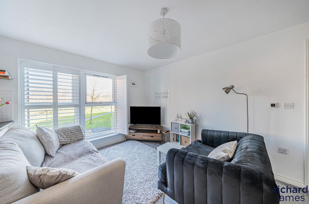 Property photo 2 of 11 73B7Ad4896Fa4Dcda3Fc31Fcb24Fbd37