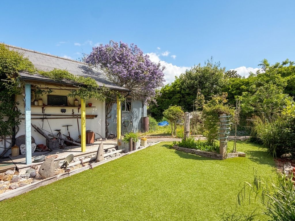Property photo 2 of 19