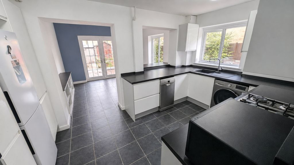 Property photo 3 of 13 Pbox-Img.Jpg