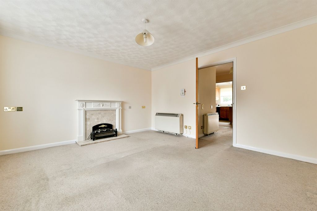 Property photo 2 of 22