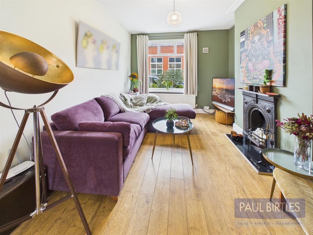 Property photo 3 of 16 Cam04378G0-Pr0328-Still001.Jpg