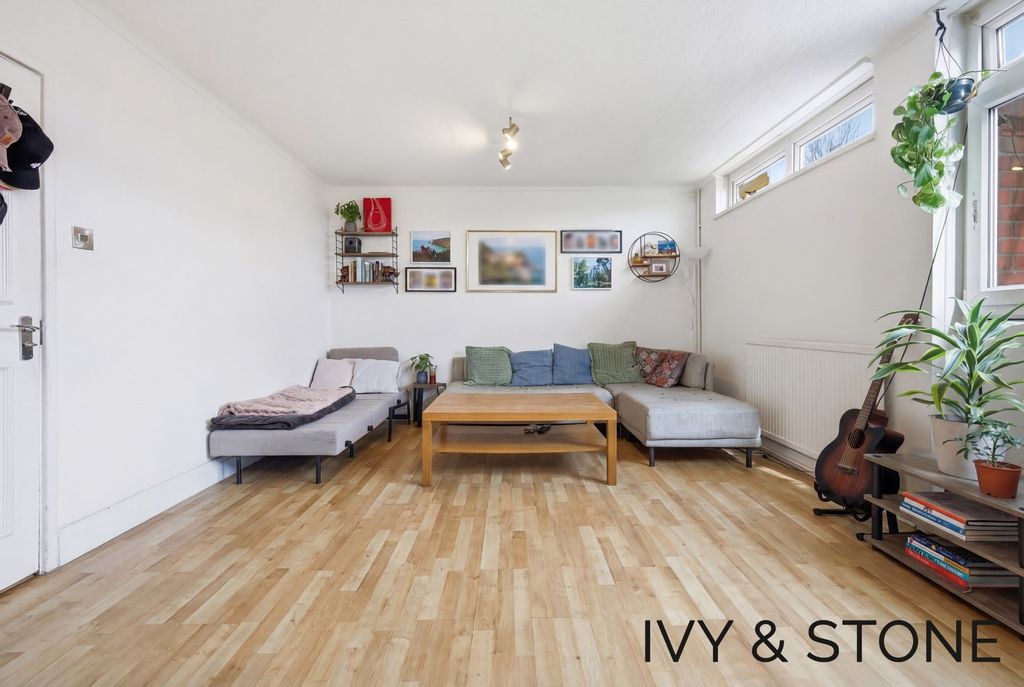 Property photo 1 of 11 4337350