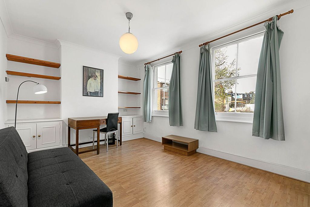 Property photo 1 of 8