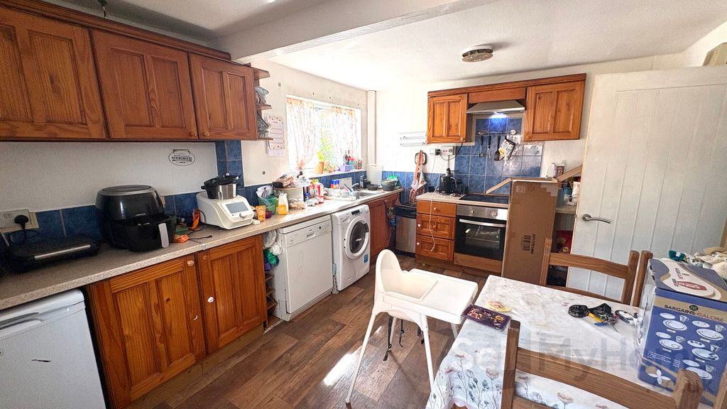 Property photo 3 of 11 Kitchen / Diner