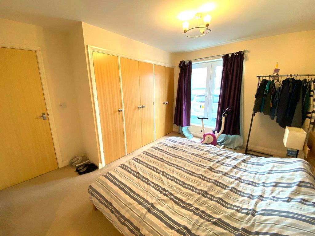 Property photo 3 of 32 Picture No. 03