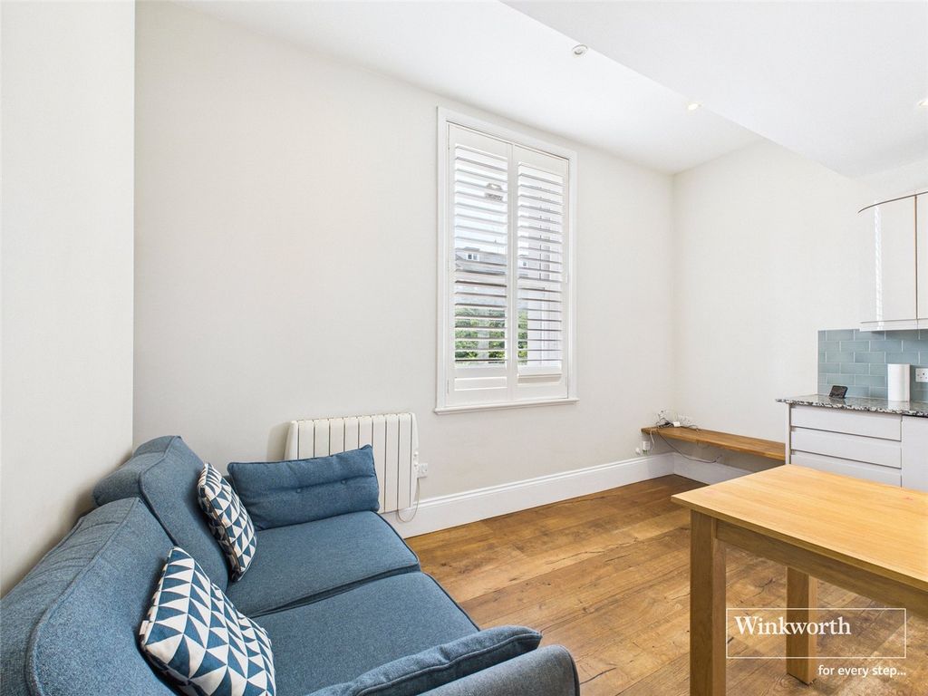 Property photo 2 of 11 Picture No. 17