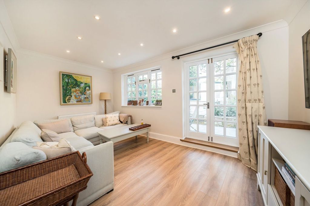 Property photo 3 of 9