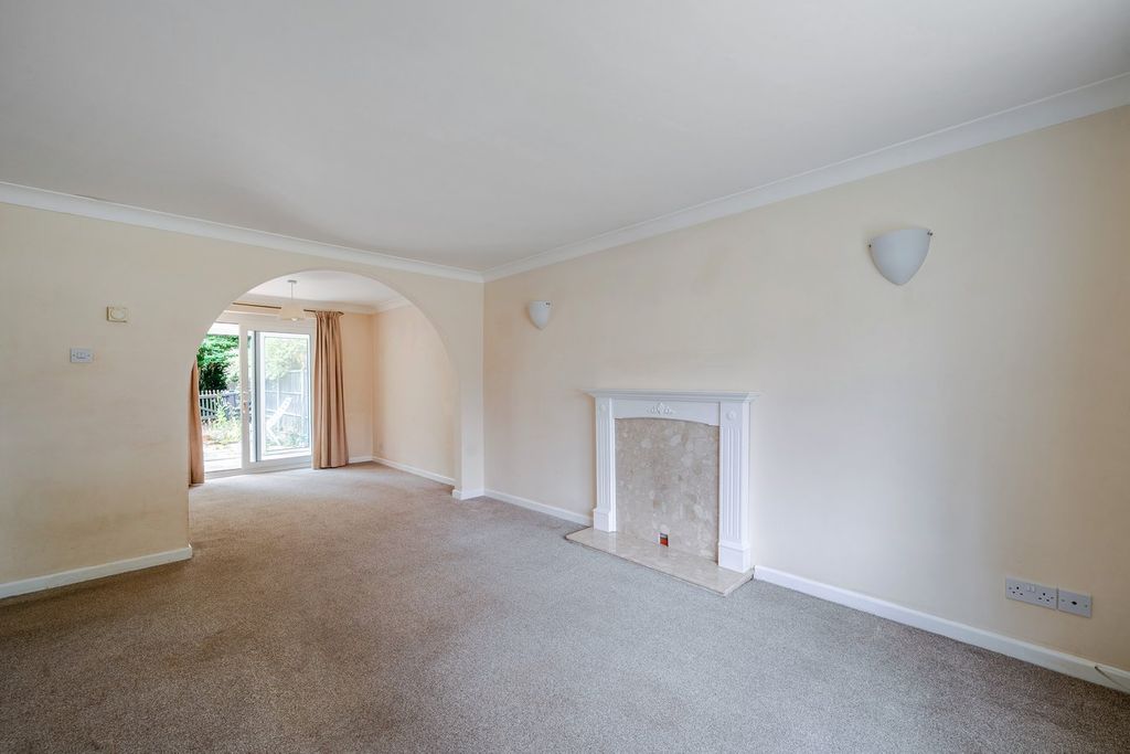 Property photo 3 of 12